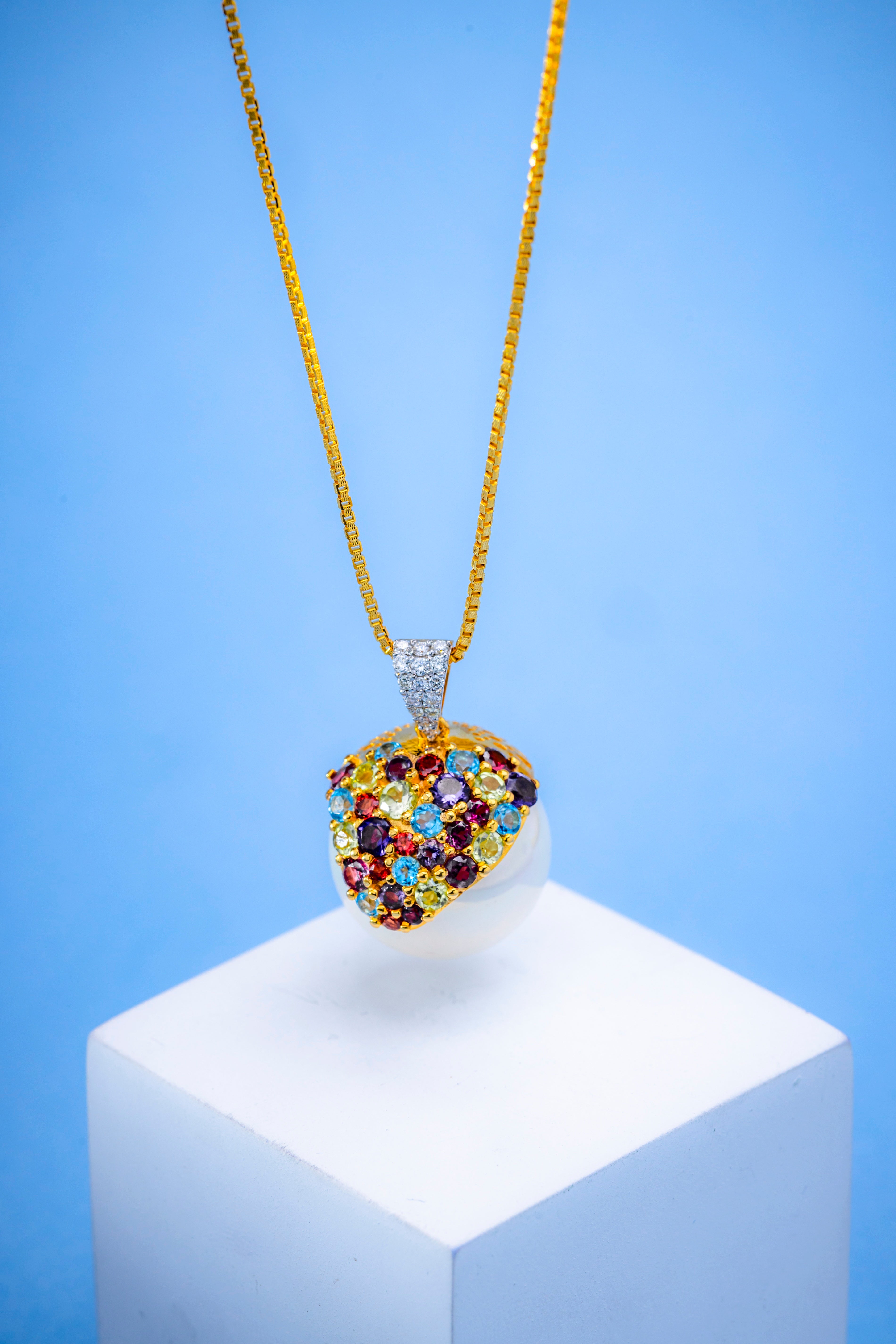 Arctic dream pendant