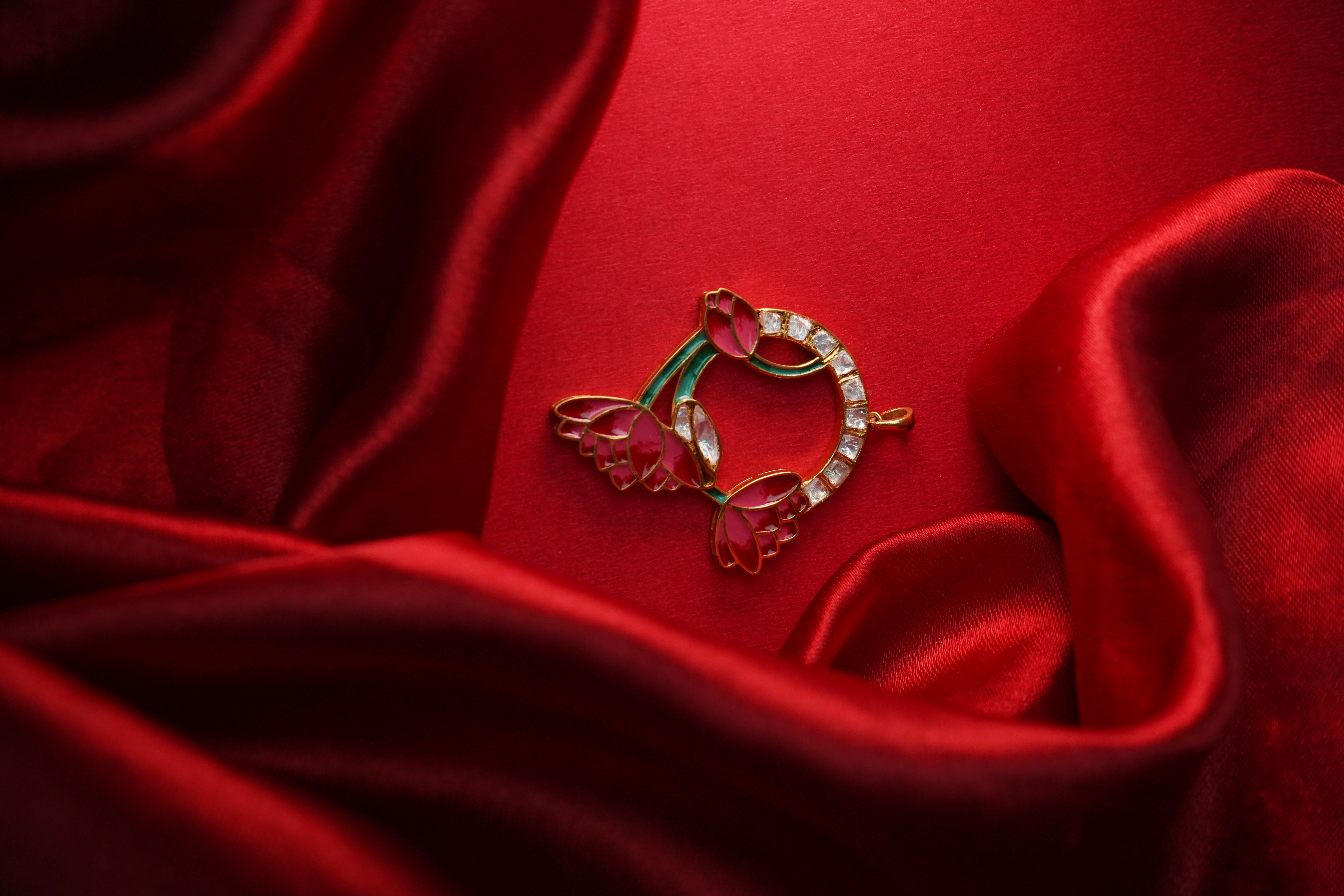 Lasyra enamel pendant