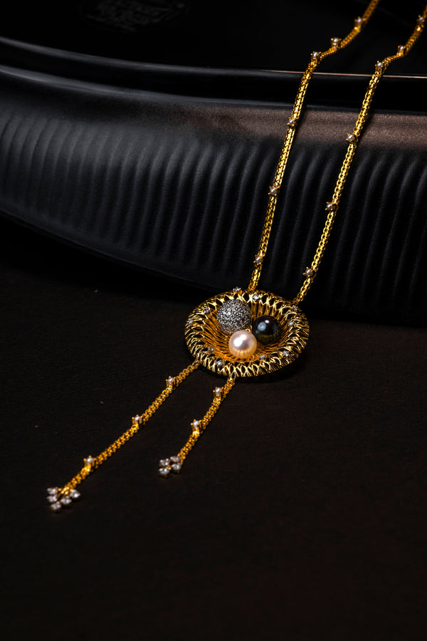 Nestled elegance pendant set